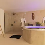 Afro Ethnic - & Spa, Nouveau, Atypique Apartmán *