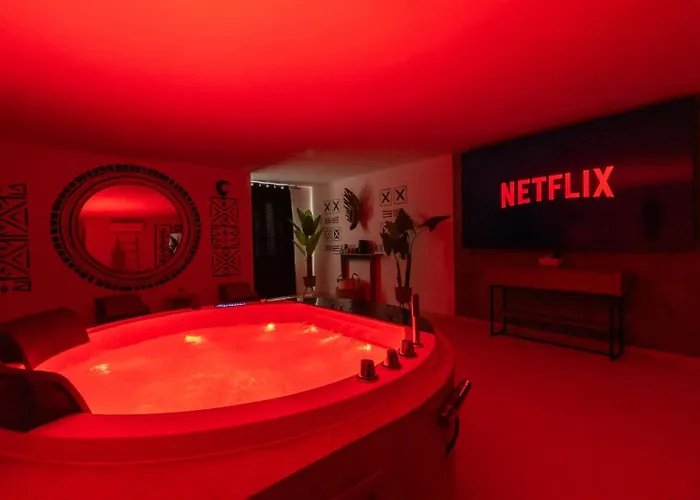 Afro Ethnic - & Spa, Nouveau, Atypique Apartment *