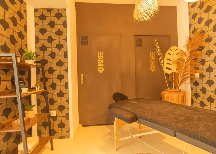 Afro Ethnic - & Spa, Nouveau, Atypique Apartment Nimes